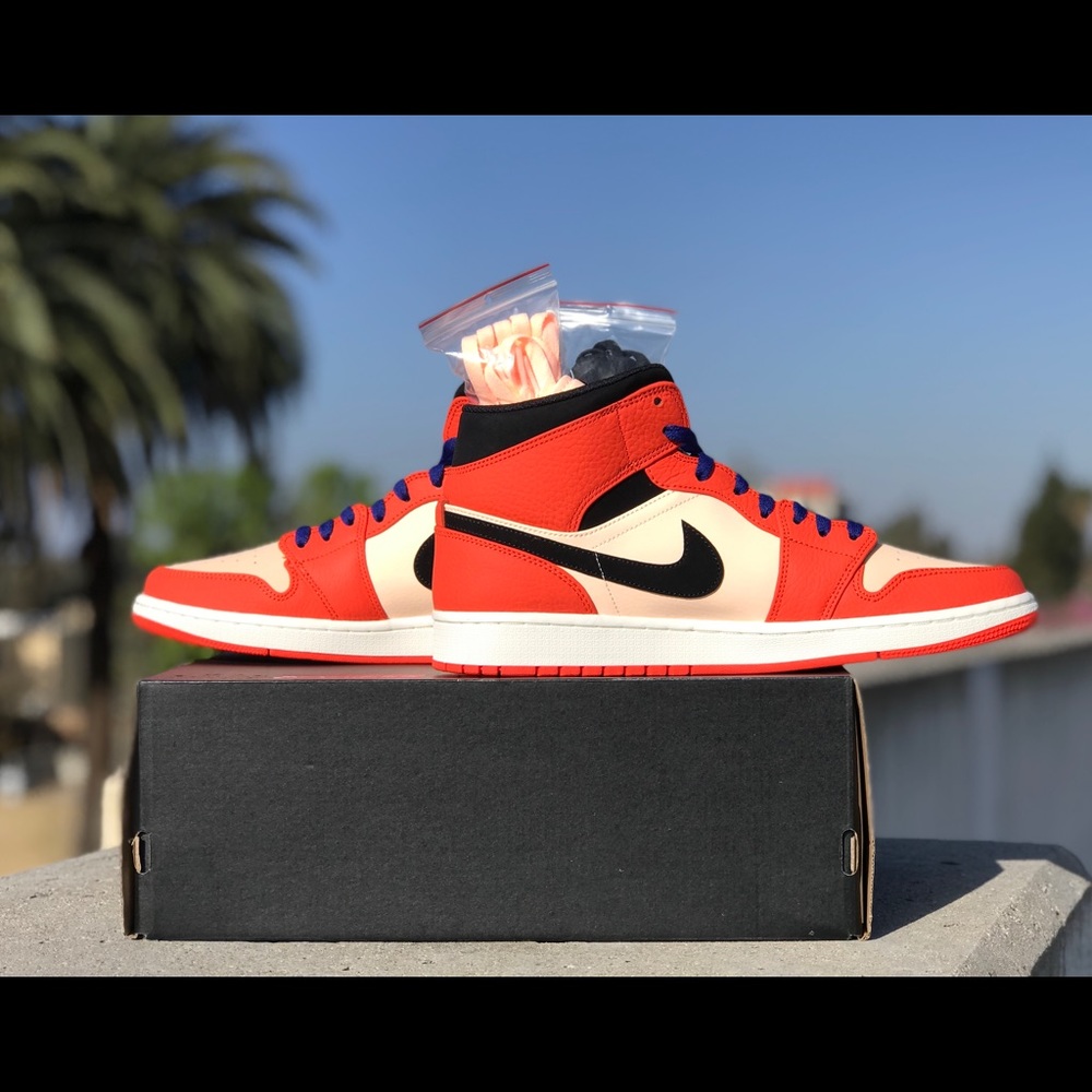 Nike Air Jordan 1 Mid Team Orange Black - Picture 3 of 6